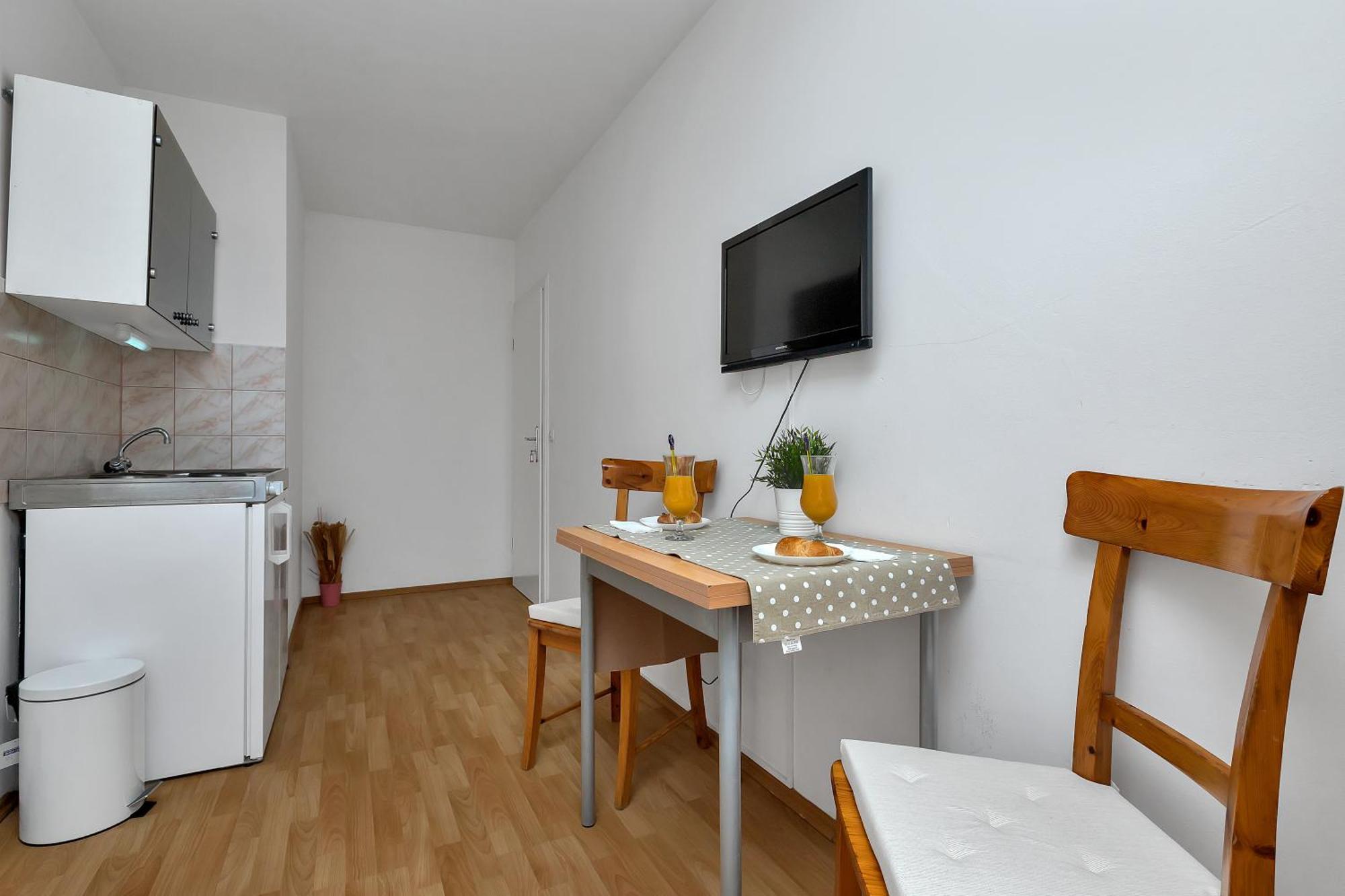 Apartments Marija Макарска Экстерьер фото