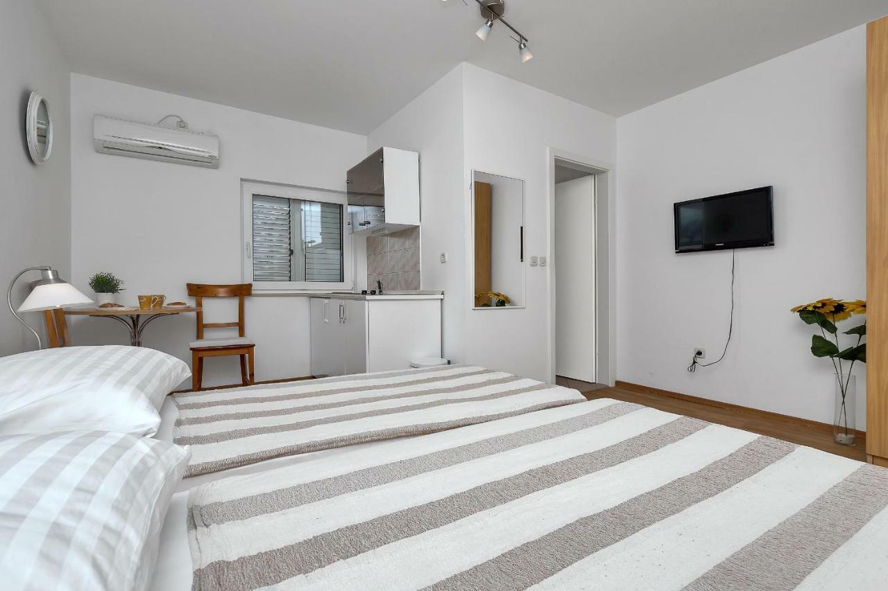 Apartments Marija Макарска Экстерьер фото