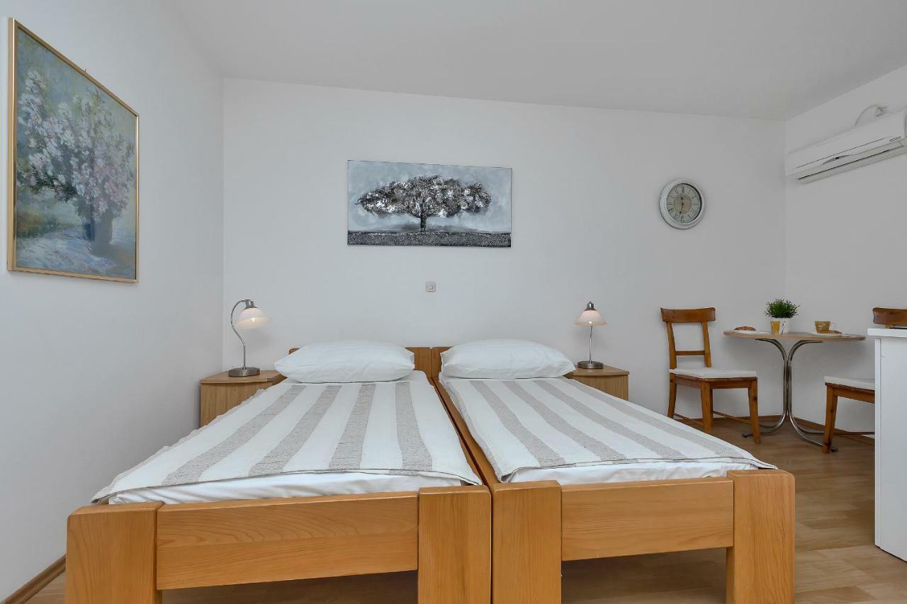 Apartments Marija Макарска Экстерьер фото